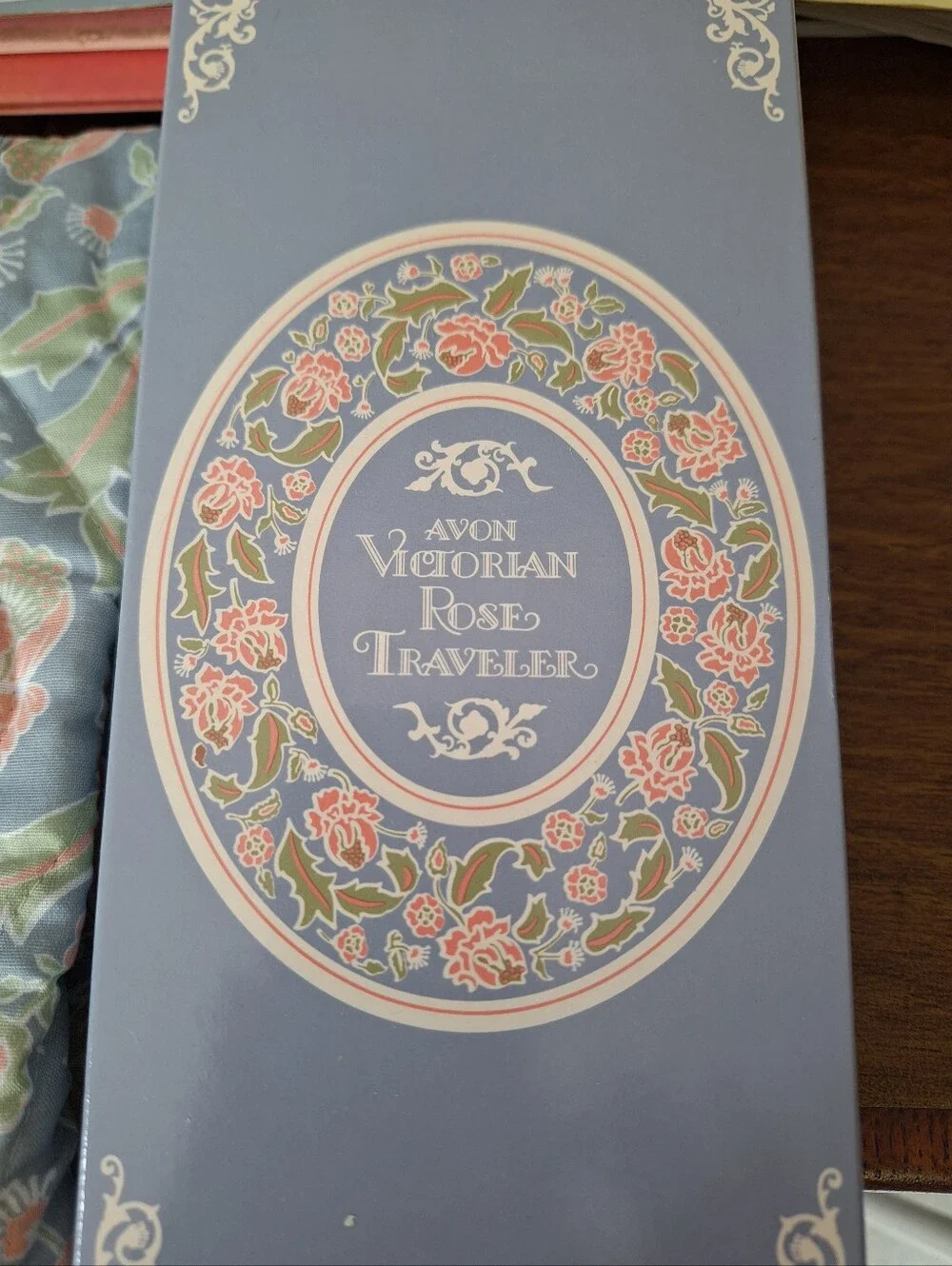Avon Victorian Rose Traveler Bag- VINTAGE